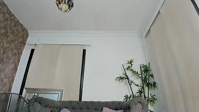 Snapshot of JOCELYN_SANTANA1 chatting on 12/04/25, 12:04 JOCELYN SANTANA1 online show from 12/04/25, 12:04