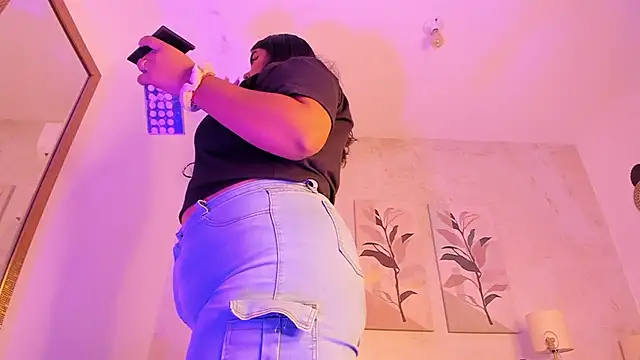 Snapshot of JOCELYN_SANTANA1 chatting on 10/19/25, 12:19 JOCELYN SANTANA1 online show from 10/19/25, 12:19