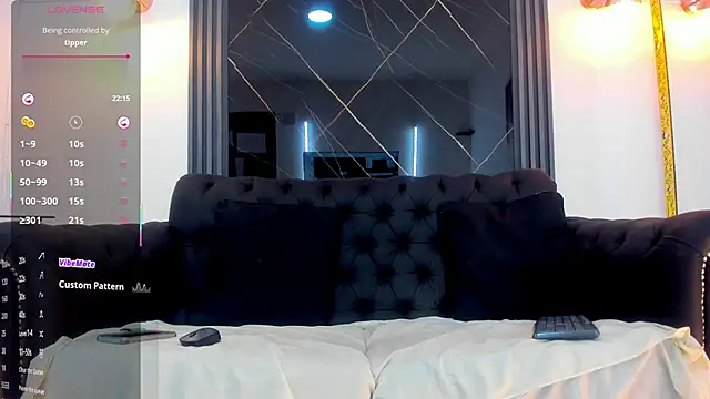 Snapshot of VickyJohnson1 chatting on 11/14/25, 08:23 VickyJohnson1 online show from 11/14/25, 08:23