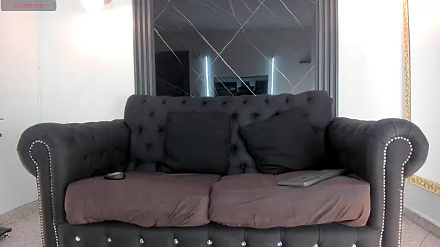 Snapshot of VickyJohnson1 chatting on 11/27/25, 08:31 VickyJohnson1 online show from 11/27/25, 08:31