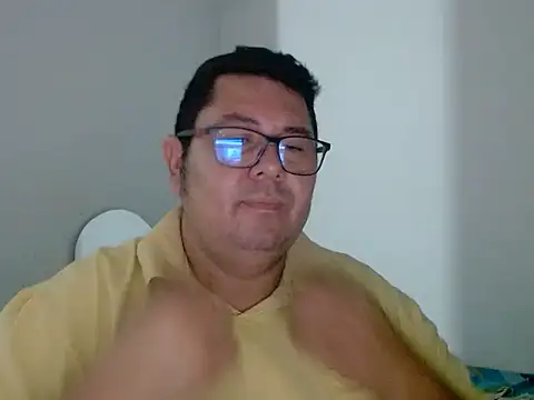 Snapshot of Elgatoloco11 chatting on 05/22/26, 04:43 Elgatoloco11 online show from 05/22/26, 04:43