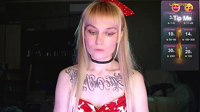mischellemeow13 online show from 11/26/25, 10:32