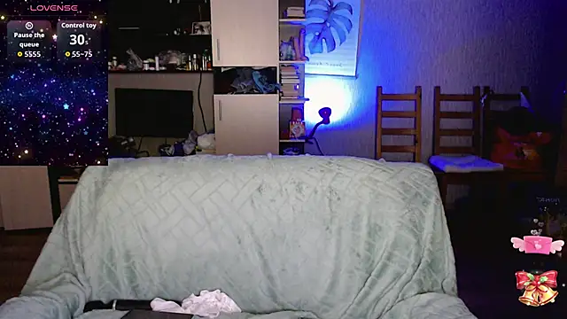 Snapshot of mischellemeow13 chatting on 04/17/26, 02:58 mischellemeow13 online show from 04/17/26, 02:58