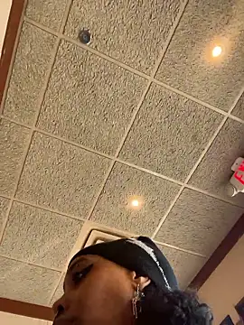 loveluna8 online show from 01/12/26, 05:09