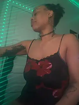 loveluna8 online show from 02/08/26, 12:14