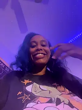 Snapshot of loveluna8 chatting on 10/13/25, 02:02 loveluna8 online show from 10/13/25, 02:02