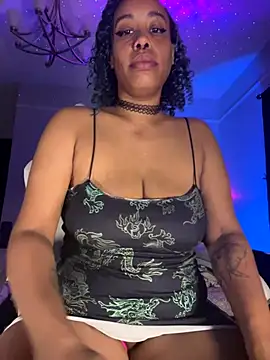 Snapshot of loveluna8 chatting on 09/19/25, 08:40 loveluna8 online show from 09/19/25, 08:40