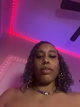 Snapshot of loveluna8 chatting on 12/03/25, 01:28 loveluna8 online show from 12/03/25, 01:28