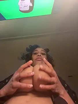 Snapshot of loveluna8 chatting on 10/14/25, 09:43 loveluna8 online show from 10/14/25, 09:43