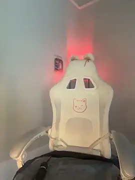 loveluna8 online show from 03/04/26, 06:37