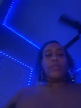 loveluna8 online show from 04/02/26, 11:44