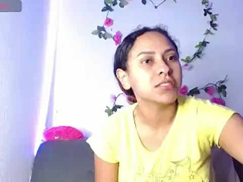 Snapshot of Cereza_horny chatting on 12/06/24, 05:25 Cereza horny online show from 12/06/24, 05:25