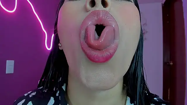  sulmatevans  online show from 11/04/25, 01:48