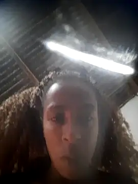 Snapshot of garota10 chatting on 12/22/25, 02:44 garota10 online show from 12/22/25, 02:44