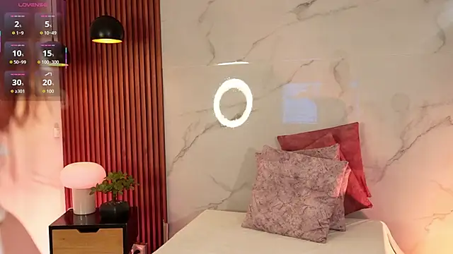 lexiee grey  online show from 12/15/25, 12:11