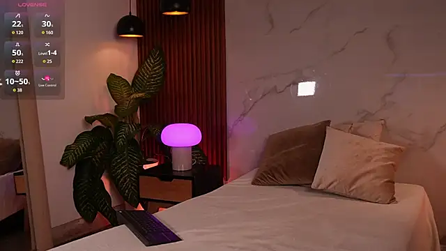 lexiee grey  online show from 05/09/26, 12:19