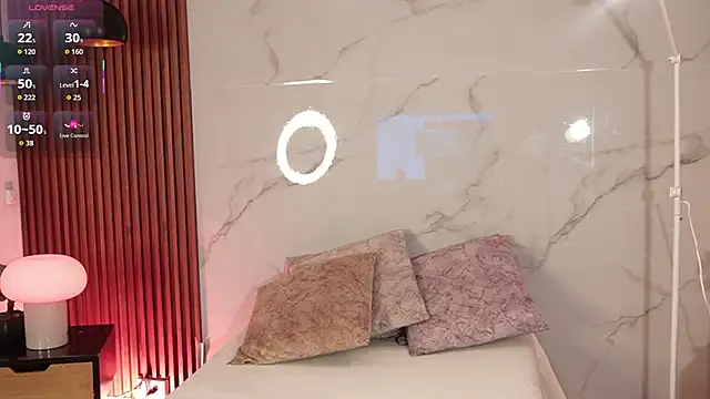 lexiee grey  online show from 12/19/25, 11:56