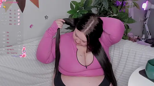 LilyBelll online show from 11/12/25, 10:30