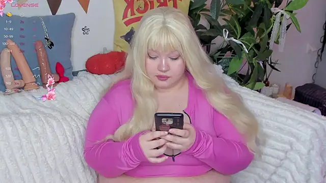 LilyBelll online show from 10/11/25, 05:36