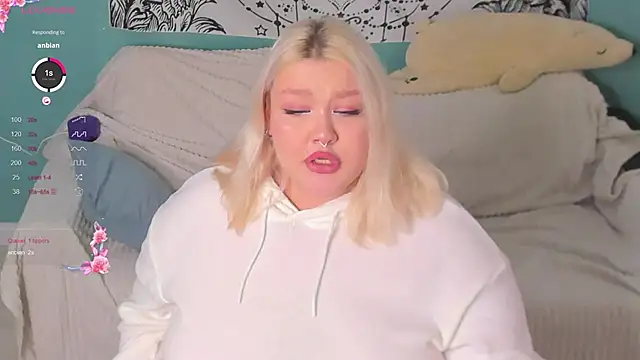 LilyBelll online show from 12/28/24, 09:30