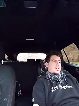 Snapshot of Titanhoott chatting on 01/16/25, 08:11 Titanhoott online show from 01/16/25, 08:11