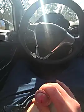 Snapshot of Titanhoott chatting on 03/04/25, 10:24 Titanhoott online show from 03/04/25, 10:24