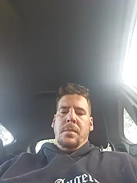 Snapshot of Titanhoott chatting on 11/05/25, 09:45 Titanhoott online show from 11/05/25, 09:45