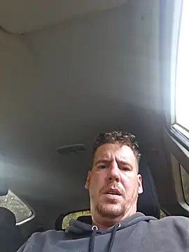 Snapshot of Titanhoott chatting on 10/29/25, 10:36 Titanhoott online show from 10/29/25, 10:36