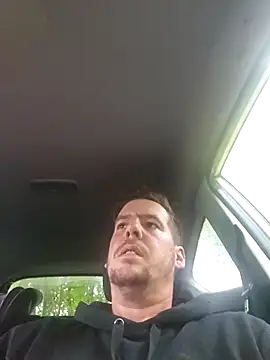 Snapshot of Titanhoott chatting on 10/04/25, 08:38 Titanhoott online show from 10/04/25, 08:38