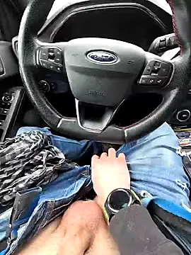 Snapshot of Titanhoott chatting on 01/20/25, 12:49 Titanhoott online show from 01/20/25, 12:49