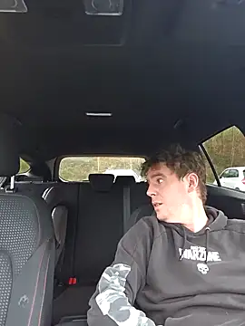 Snapshot of Titanhoott chatting on 01/08/25, 09:32 Titanhoott online show from 01/08/25, 09:32