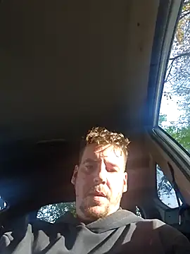 Snapshot of Titanhoott chatting on 11/04/25, 10:08 Titanhoott online show from 11/04/25, 10:08