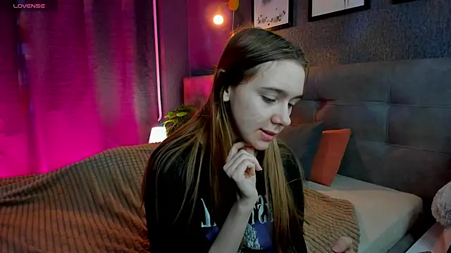 Snapshot of Lesi_Moonie01 chatting on 11/27/25, 08:59 Lesi Moonie01 online show from 11/27/25, 08:59