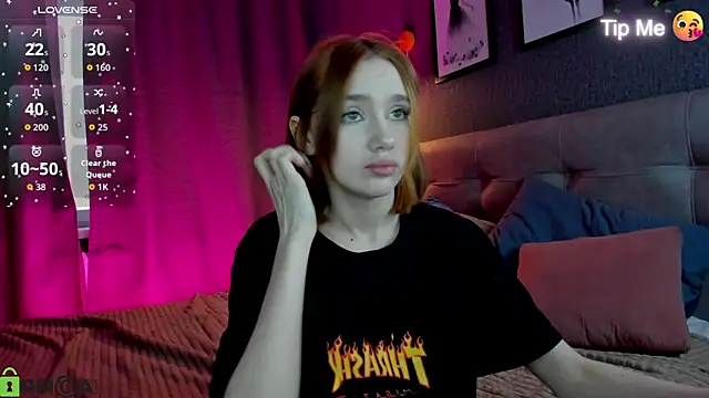 Lesi Moonie01 online show from 05/05/26, 08:50
