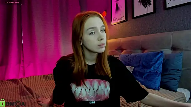 Lesi Moonie01 online show from 04/15/26, 09:26