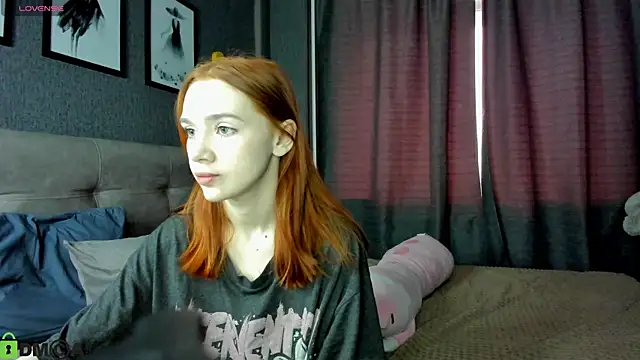 Lesi Moonie01 online show from 03/29/26, 09:22