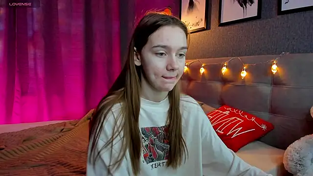 Snapshot of Lesi_Moonie01 chatting on 12/14/25, 09:15 Lesi Moonie01 online show from 12/14/25, 09:15