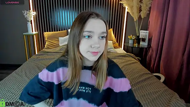 Lesi Moonie01 online show from 03/24/26, 09:20