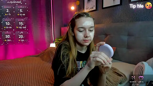 Snapshot of Lesi_Moonie01 chatting on 11/28/25, 09:20 Lesi Moonie01 online show from 11/28/25, 09:20