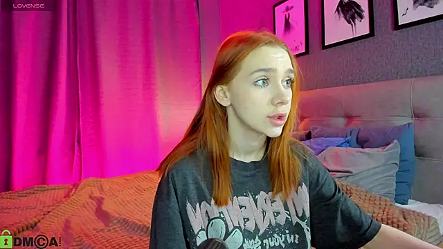 Lesi Moonie01 online show from 04/18/26, 09:22