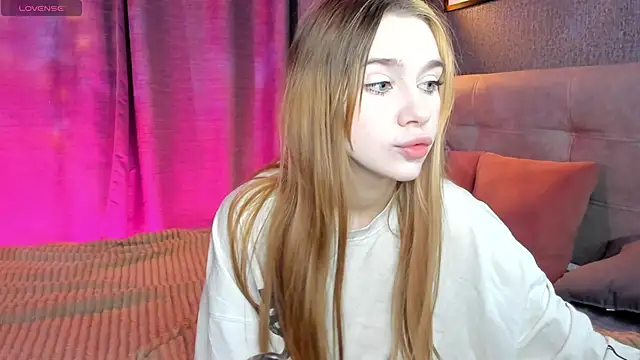 Snapshot of Lesi_Moonie01 chatting on 10/29/25, 09:30 Lesi Moonie01 online show from 10/29/25, 09:30