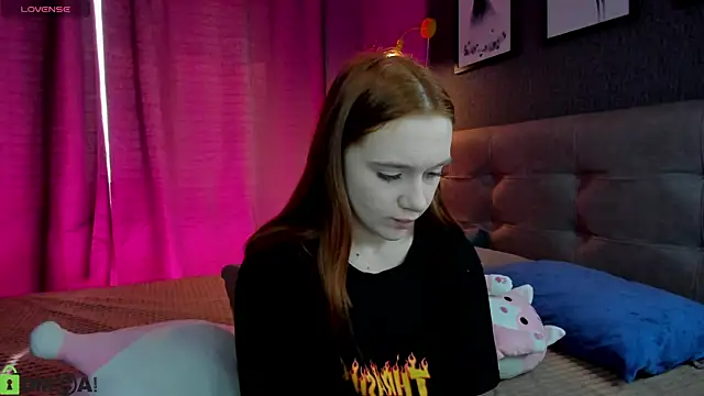 Lesi Moonie01 online show from 04/07/26, 09:00