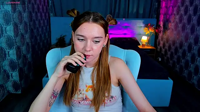Snapshot of Lesi_Moonie01 chatting on 03/10/25, 02:26 Lesi Moonie01 online show from 03/10/25, 02:26