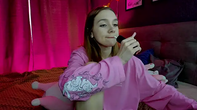 Lesi Moonie01 online show from 02/15/26, 09:52