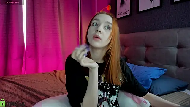 Lesi Moonie01 online show from 04/03/26, 09:05