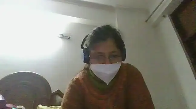 Snapshot of cutiecatty21 chatting on 12/25/24, 02:13 cutiecatty21 online show from 12/25/24, 02:13