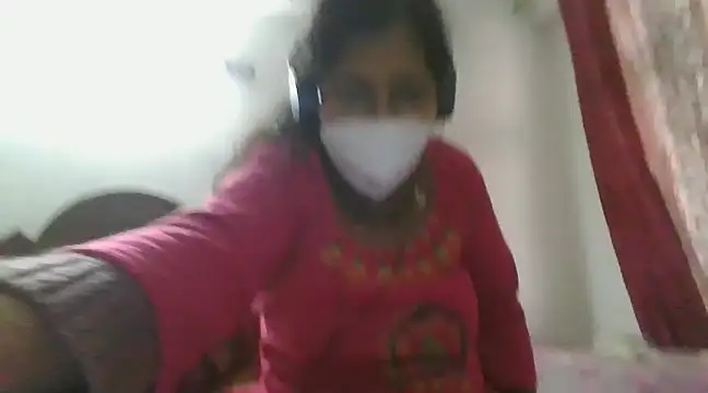 Snapshot of cutiecatty21 chatting on 12/31/24, 11:31 cutiecatty21 online show from 12/31/24, 11:31