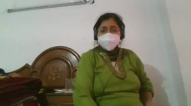 Snapshot of cutiecatty21 chatting on 12/05/24, 10:17 cutiecatty21 online show from 12/05/24, 10:17