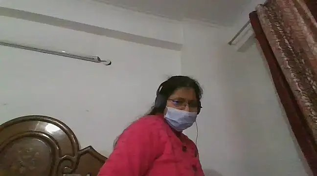 Snapshot of cutiecatty21 chatting on 03/21/25, 03:24 cutiecatty21 online show from 03/21/25, 03:24