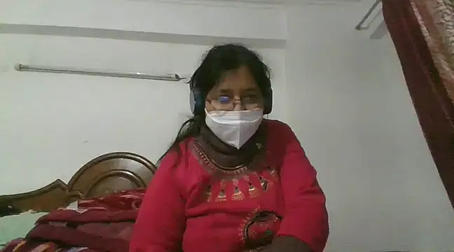 Snapshot of cutiecatty21 chatting on 12/31/24, 04:57 cutiecatty21 online show from 12/31/24, 04:57